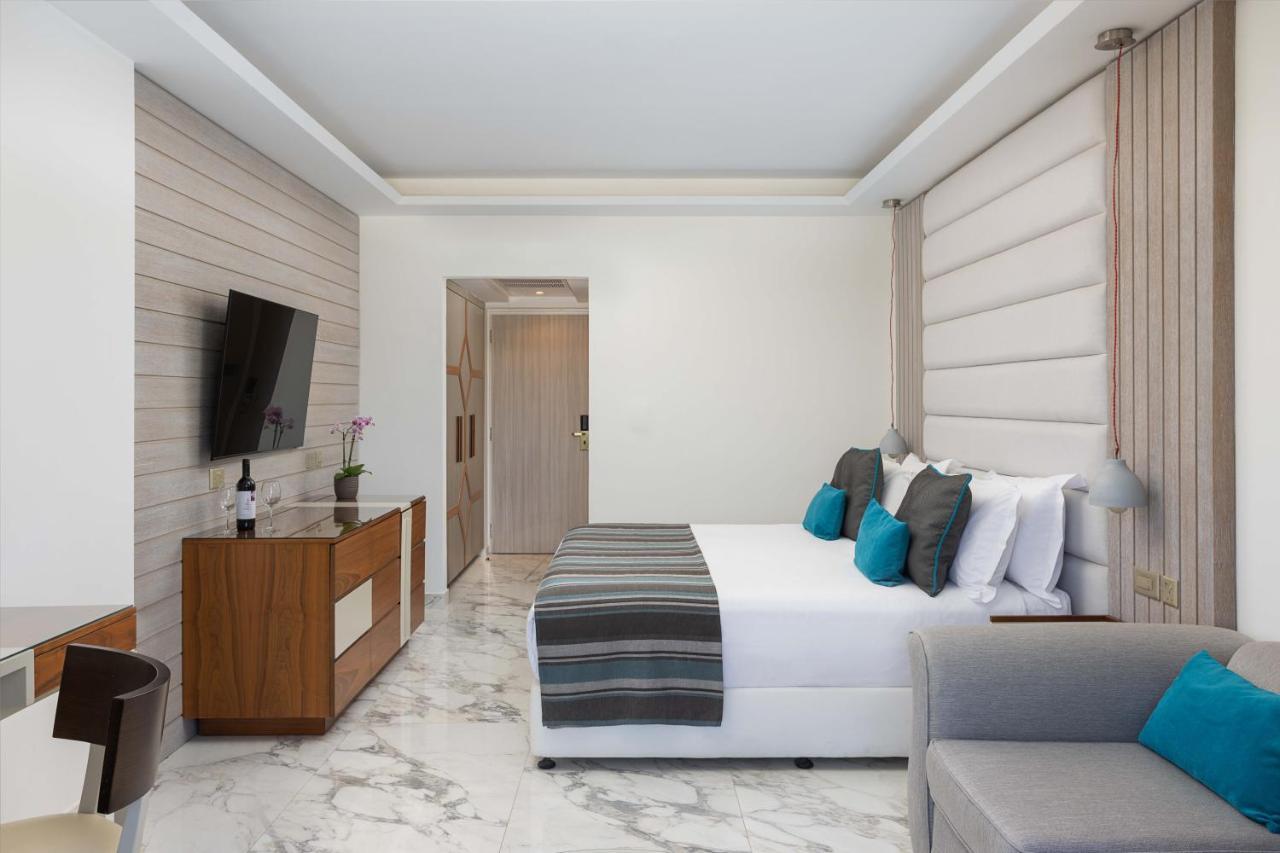 Atlantica Bay - Adults Only Hotel Limassol Kültér fotó